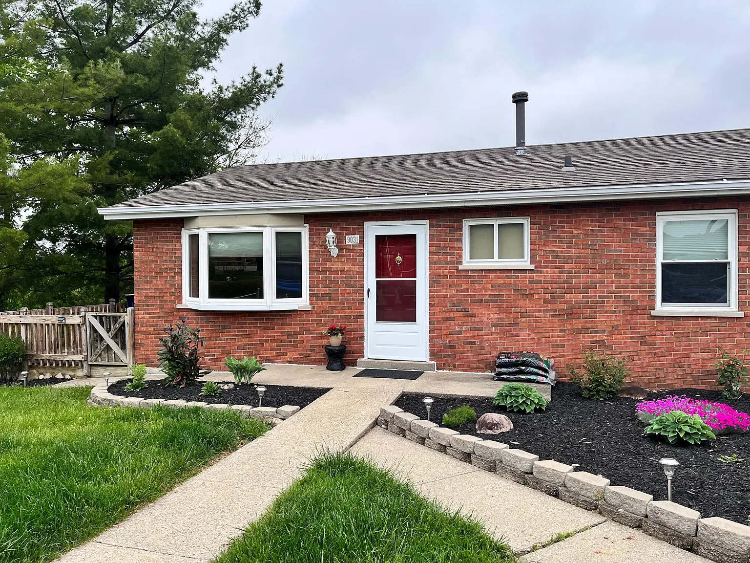 9031 Oak Ln photo 1