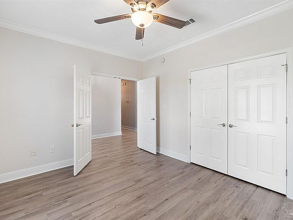 5th image of 4137 Longwood Cir