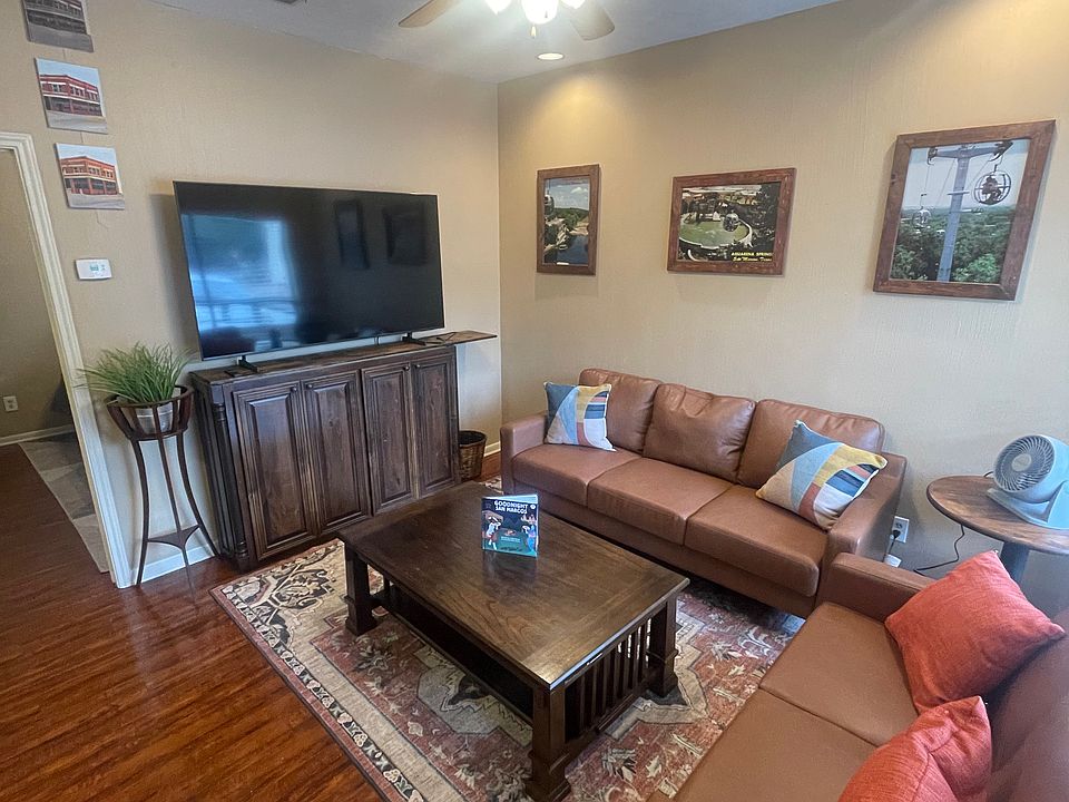 Living room, yes this can be rented with furniture included.