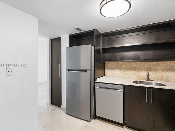 4th image of 800 West Ave APT 336