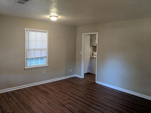 5th image of 4016 Apollo Dr SW