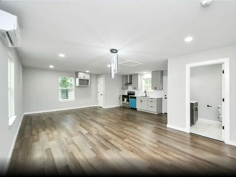 1218 Des Jardines St — Photo 23