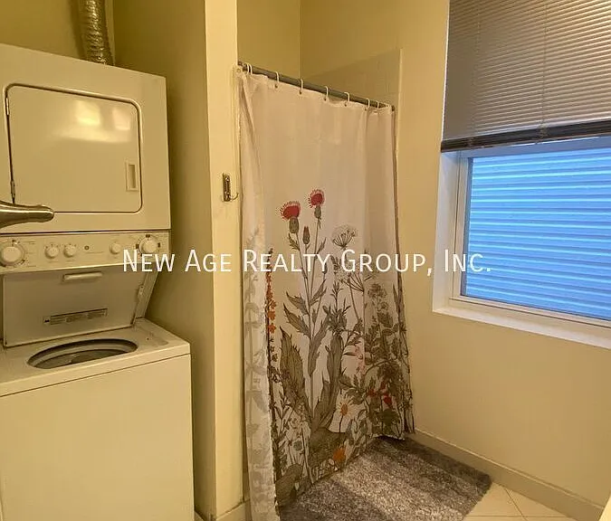 1615 Brown St #2R — Photo 5