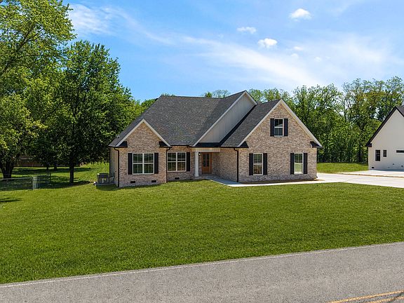2nd image of 114 Jennings Ln