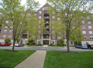 440 W Mahogany Ct UNIT 310, Palatine, IL 60067
