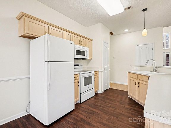 5th image of 11935 Misty Pine Ct