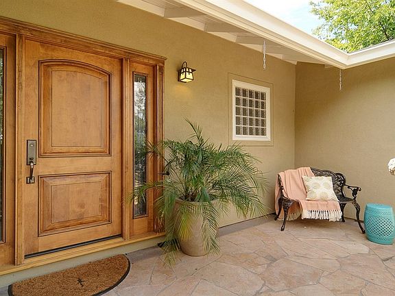 4th image of 20088 Chateau Dr