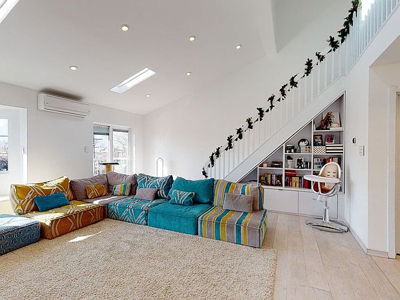 2nd image of 1405 Royce St #8C