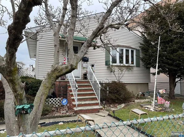 7205 Cottage Ave, North Bergen, NJ 07047