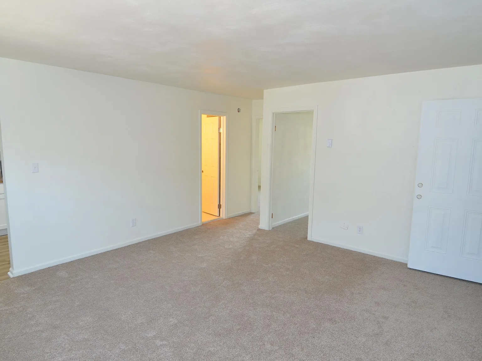 2 bed, 750 sqft, $1,425 — Photo 3