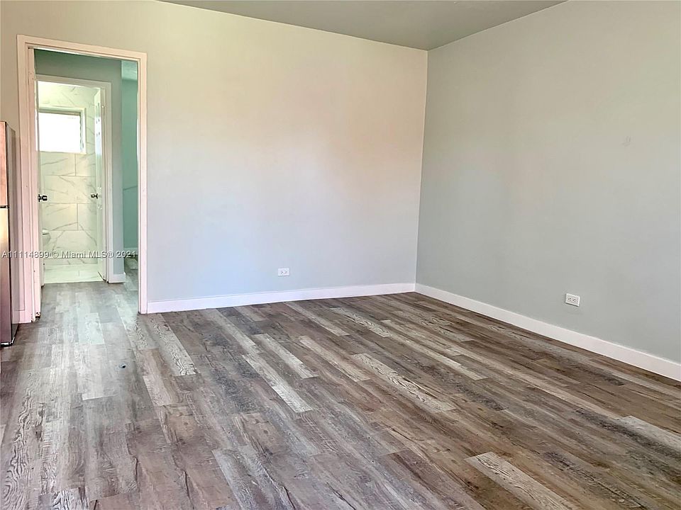 1st image of 2901 NW 18th St #22