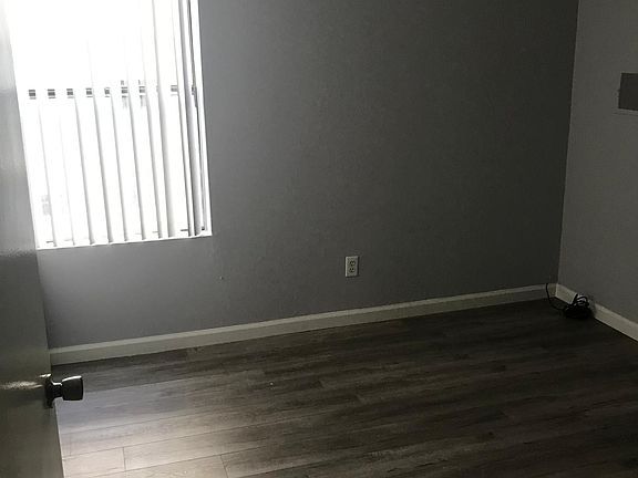 3rd image of 1512 Amherst Ave APT 102