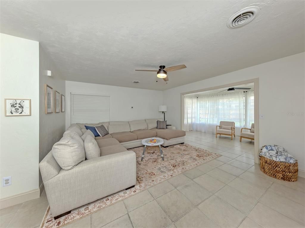 929 Cypress Ave, Venice, FL - View 3