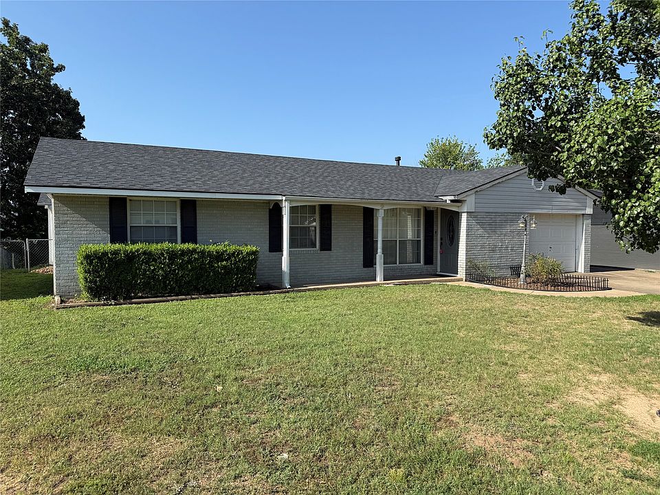 1st image of 1215 Wade Wells Dr
