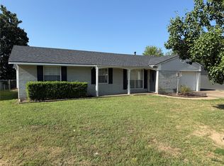 1215 Wade Wells Dr, Henryetta, OK 74437