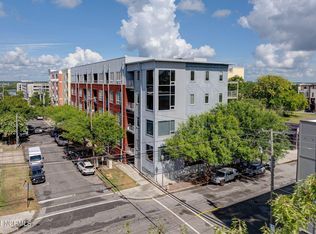 801 N 4th St APT 202, Wilmington, NC 28401