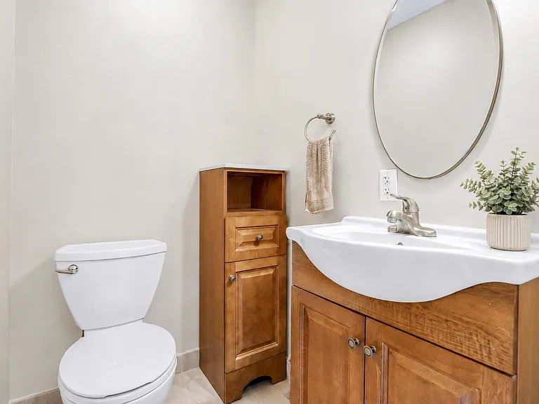 1541 SW 102nd Ter — Photo 7