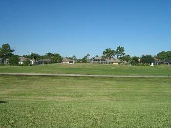 4th image of 6400 Longlake Dr