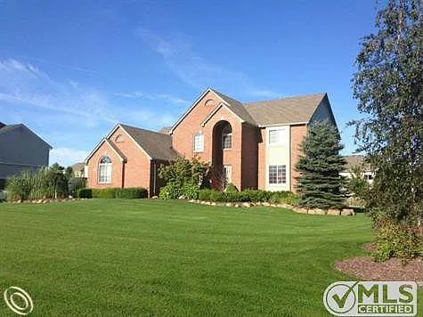 10252 Otter Dr photo 1