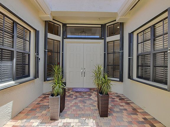5th image of 9254 Isles Cay Drive