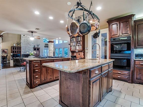 4th image of 286 Lincoln Dr