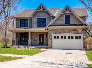 103 Travers Ave, Wheaton, IL 60187