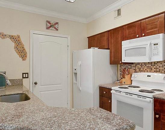 4th image of 1605 Belmont Ln #1605