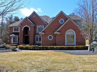 8582 Forestview Dr, Canton, MI 48187