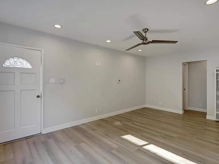 644 Pier Ave #2 — Photo 5