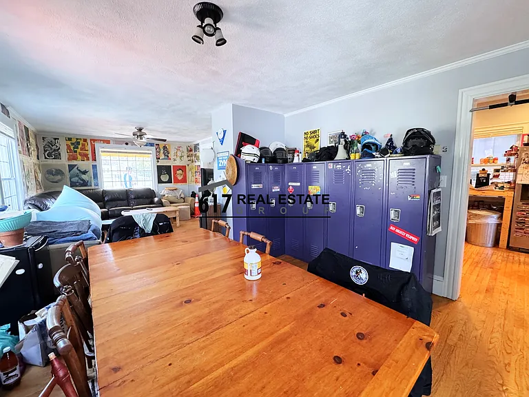 34 Brentwood St — Photo 17