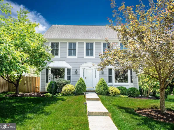 203 Clay Hill Cir, Cockeysville, MD 21030