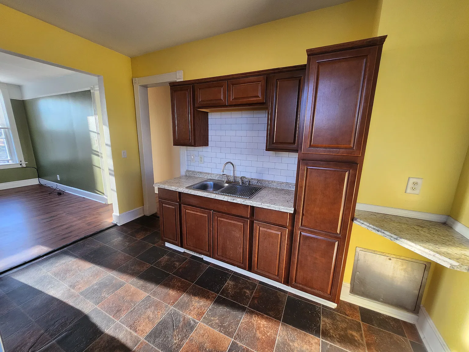 1 bed, $1,100 — Photo 1
