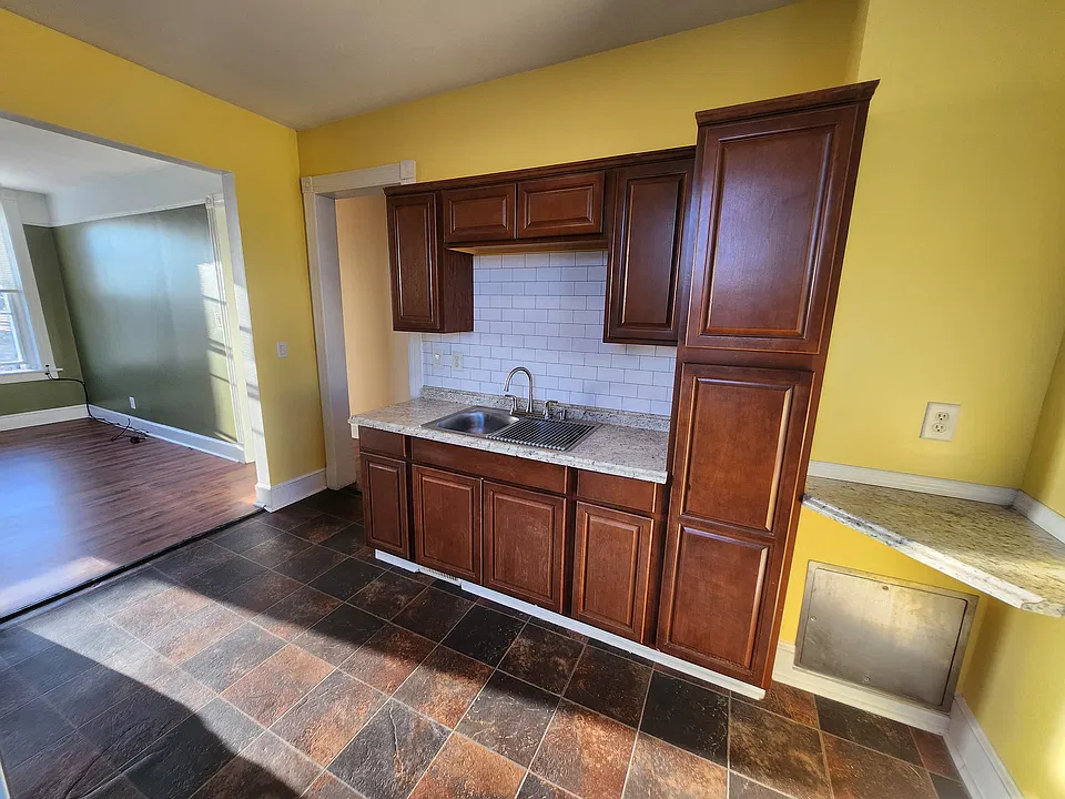 36 Pine St #3R