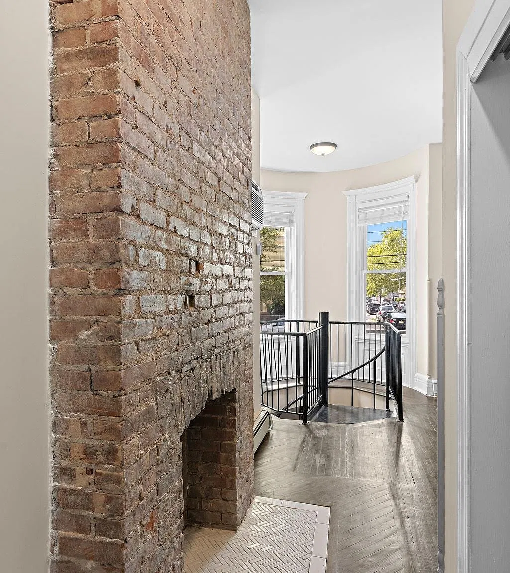 3 bed, 2.0 bath, 1400 sqft, $3,500 — Photo 4
