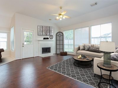 723 Avery Dr, Sugar Land, TX, 77479