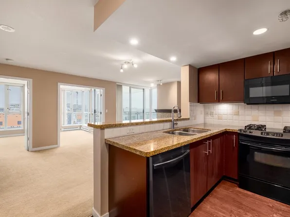 120 Milross Ave #803, Vancouver, BC V6A 4K7