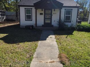 2217 W Kaufman St, Paris, TX 75460