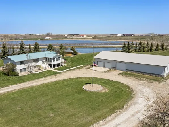 8989 62nd St NW, Ross, ND 58776