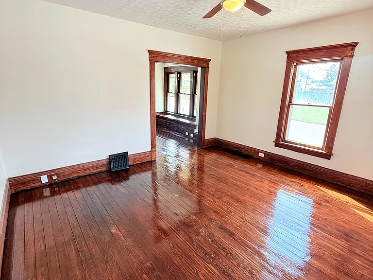 563 Cedar Ave — Photo 11