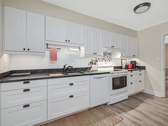 5th image of 1215 Collington Dr