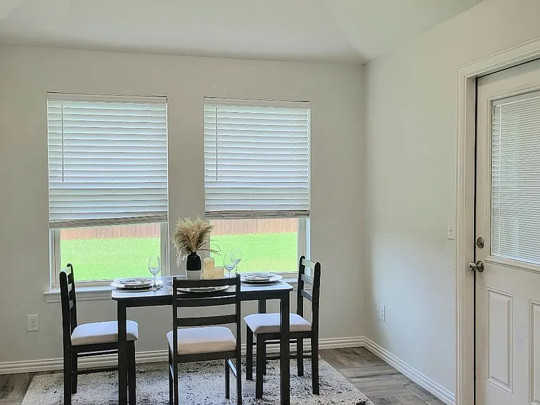 117 E Valley Dr — Photo 9