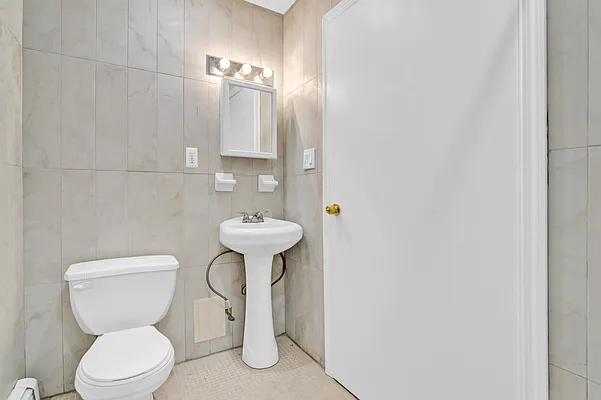 Rented by R New York | media 12
