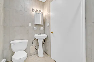 Rented by R New York