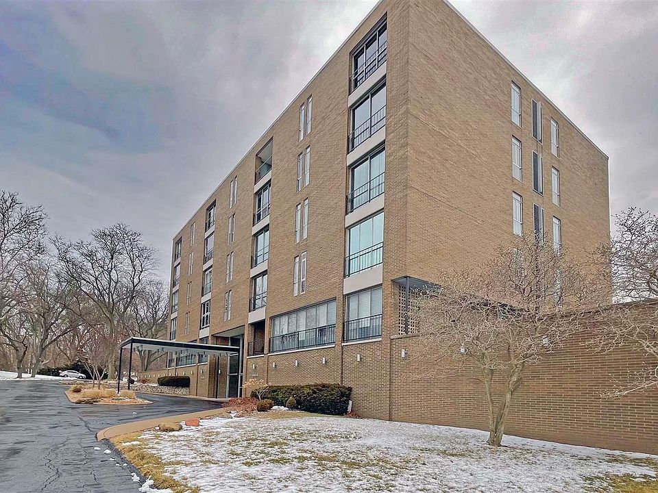 1st image of 4444 N Knoxville Ave APT 305-306