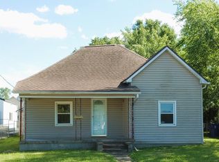210 W Sylvia Ave, Christopher, IL 62822