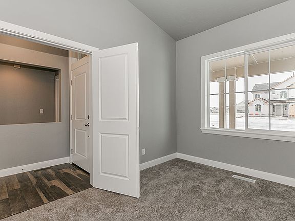 4th image of 1580 Ponderosa Ave