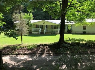 625 Lura Ln, Elkview, WV 25071