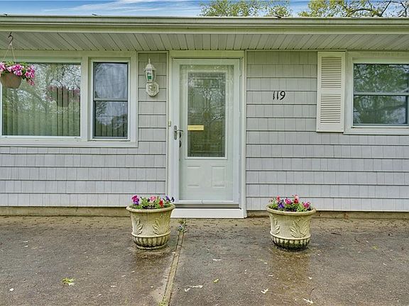2nd image of 119 Laurel Blvd