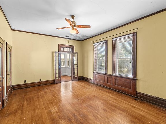 29th image of 315 E Main St
