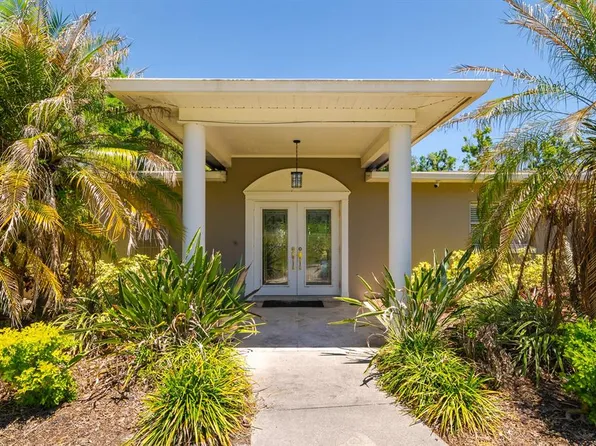 608 Vanderbaker Rd, Temple Terrace, FL 33617
